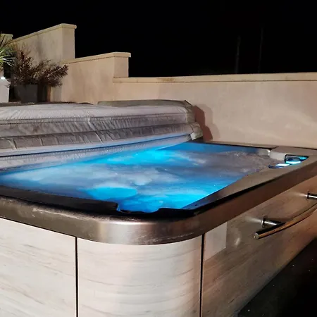 Le Bleu Du Sud بيت ضيافة 3*